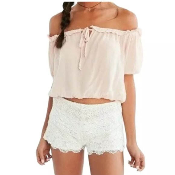 Urban Outfitters Pants - URBAN OUTFITTERS / KIMCHI BLUE Shorts White Lace Boho Crochet High Waisted, 2